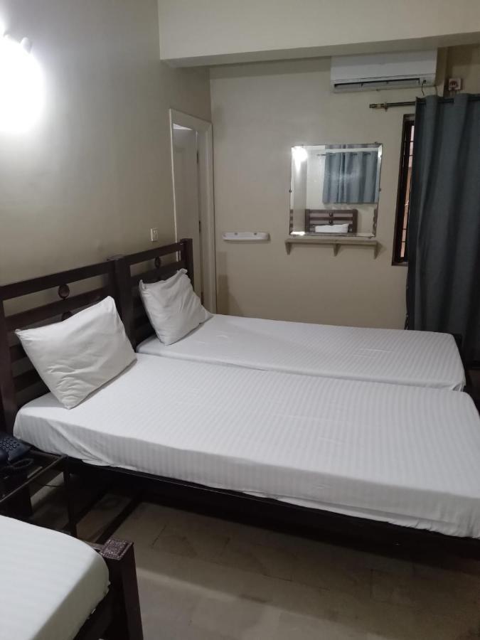 New Hotel Chilton 卡拉奇 外观 照片