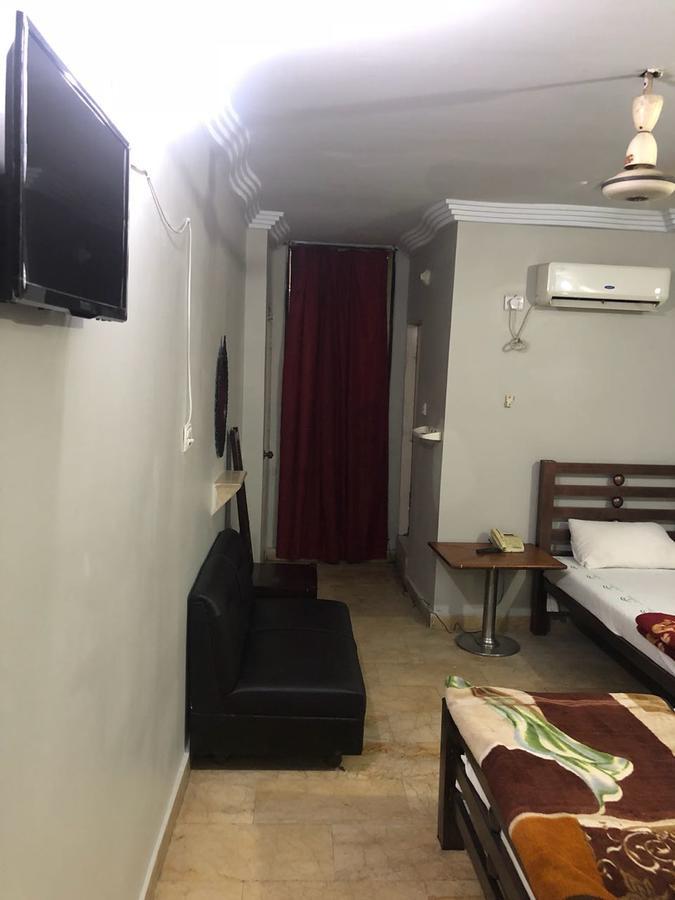 New Hotel Chilton 卡拉奇 外观 照片
